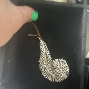 Sarah Coventry Silver feather brooch